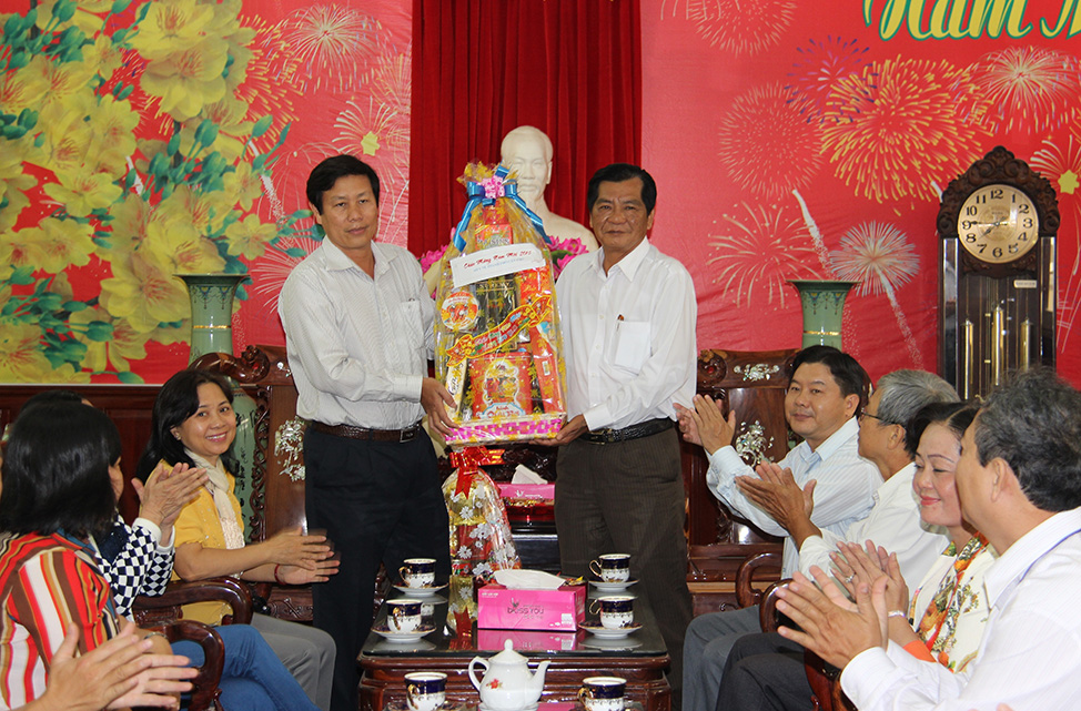 និទាឃរដូវពោពេញទៅដោយមនោសញ្ជេតនាដ៏កក់ក្តៅមកដល់ជនគ្រប់រូបនិងគ្រប់ក្រុមគ្រួសារ